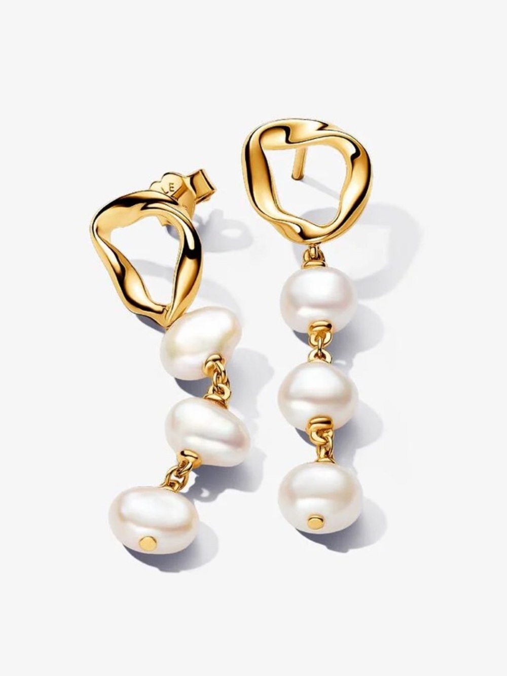 Pandora organically shaped circle & baroque treated freshwater pearldrop earring